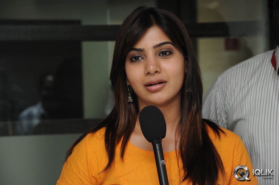 Samantha-at-Attarintiki-Daredi-50-days-Charity-Pressmeet